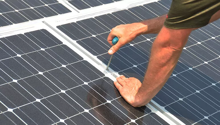 Warum eine Versicherung für Photovoltaikanlagen wichtig ist
