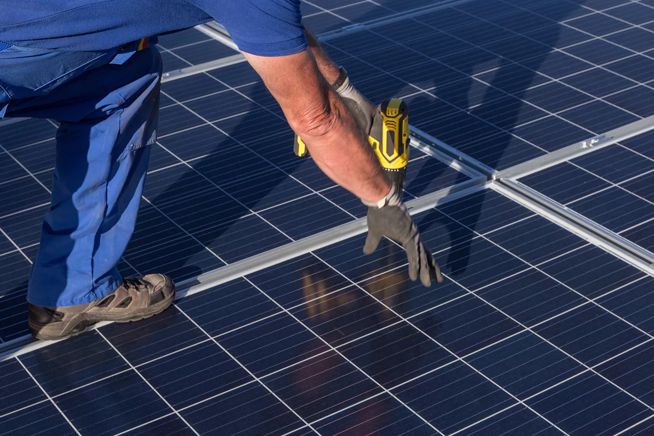 Subunternehmer für Photovoltaik-Montage bei Energieversum